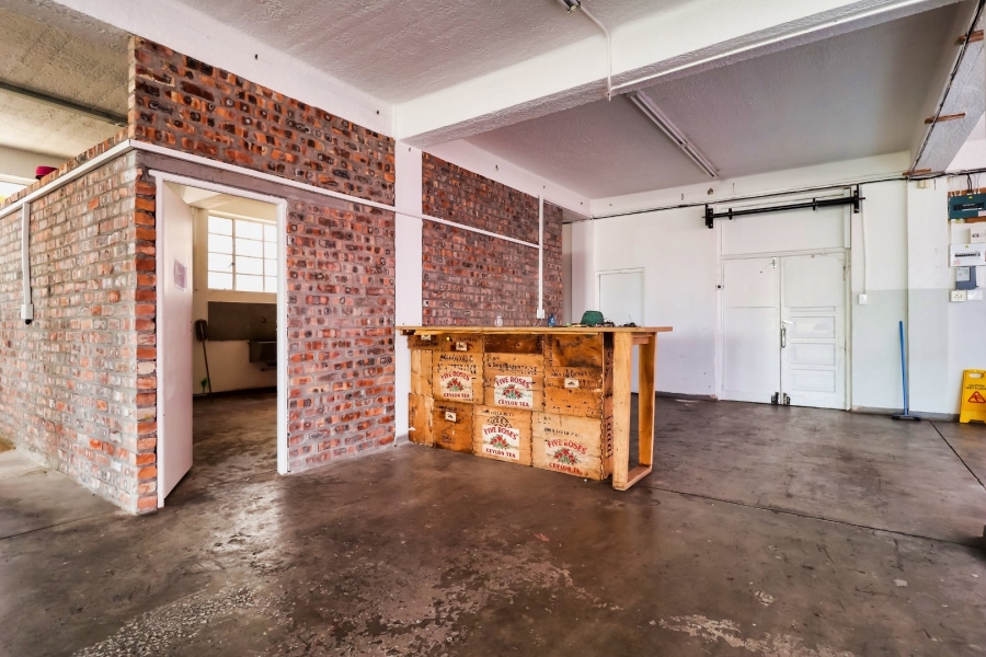 To Let  Bedroom Property for Rent in Woodstock Western Cape